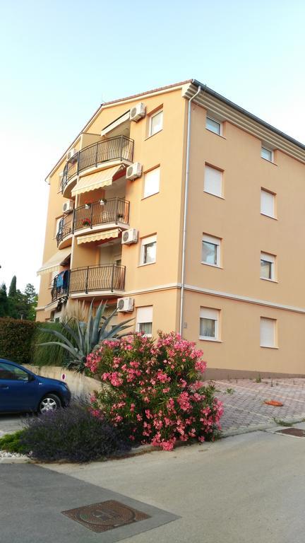 Apartment Pula Relax Экстерьер фото